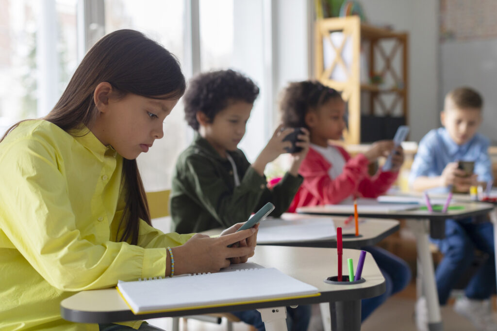 Four Decades in Tech Taught Me Why Kids Need Phone-Free Classrooms